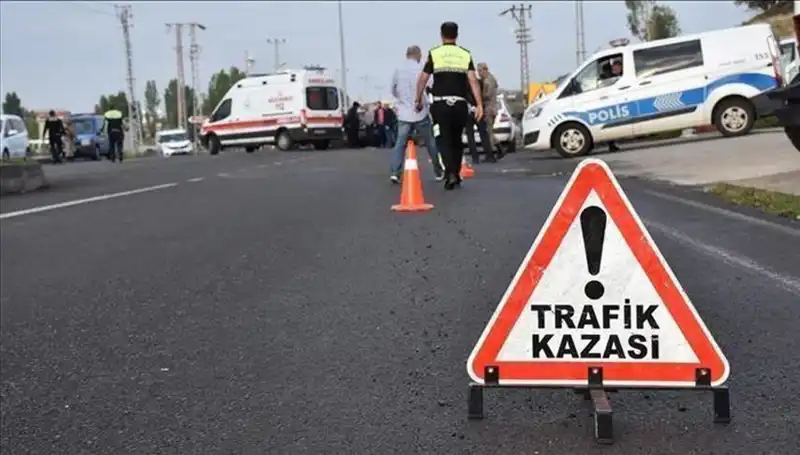 Tekirdağ’da Feci Kaza: Kontrolden Çıkan Otomobil Bariyerlere Çarparak Devriye Geçirdi