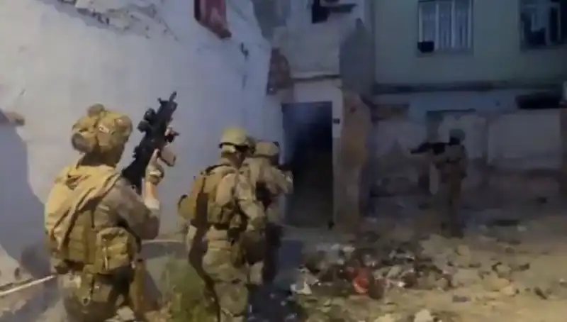 75 İlde Dev Uyuşturucu Operasyonu: 2 Bin 311 Gözaltı Yapıldı!