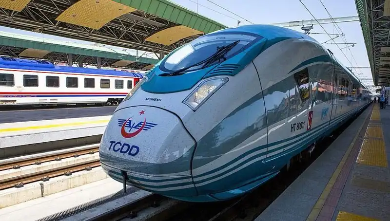 TCDD, 140 Yeni Tren Makinisti Kursiyeri Alacak: Başvuru Süreci Hakkında Bilmeniz Gerekenler
