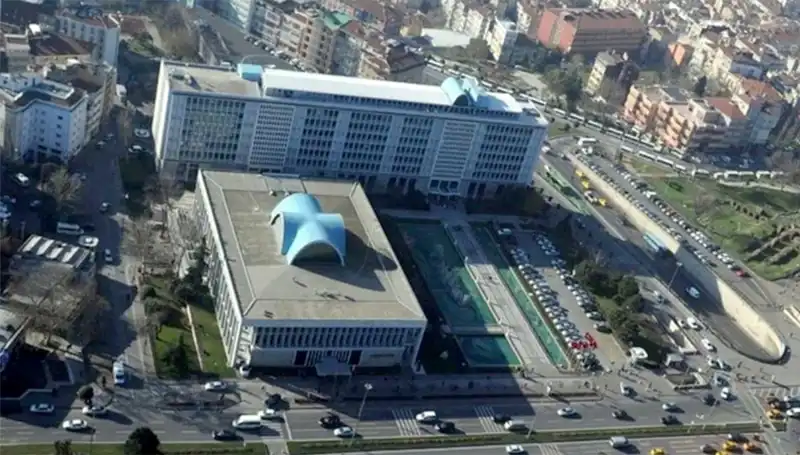 İBB Soruşturmasında Şaşırtan Gelişme: "Enderun" WhatsApp Grubu Mesajları İnceleniyor