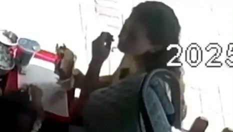 Kadın, Saçını Koparıp Tostun İçine Koydu! İşte Bunun Nedeni!