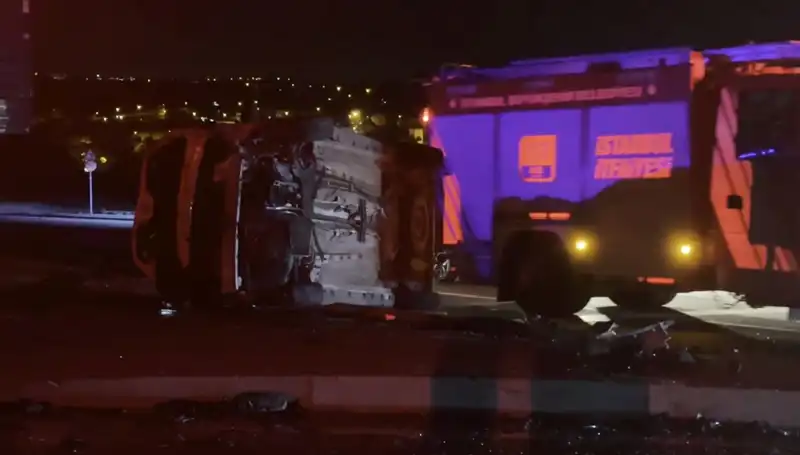 Havalimanı Yolunda Feci Kaza: 6 Yaralı, Araç Takla Attı