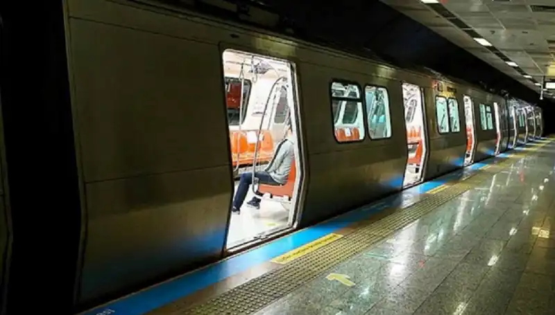 İstanbul Metrosu'nda Önemli Duyuru: Hangi Duraklar Kapatılıyor?