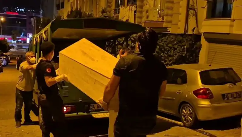 Esenyurt’ta Gizemli Ölüm: Kadın Cesedi Bulundu, Tüm Şehirde Şok