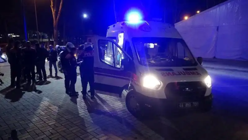 Parkta Silahlı Çatışma: İki Grup Arasında Gergin Anlar!