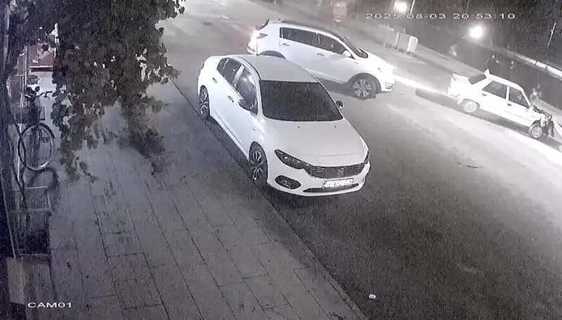 Yaya Geçidinde Trajik Kaza: Yayalara Yol Vermek İsterken Arka Araç Çarptı