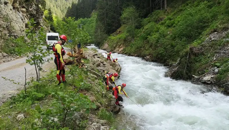 Trabzon’da Dereye Düşen Çocuk İçin Umutlu Arama: Aileye Şok Üzerine Şok