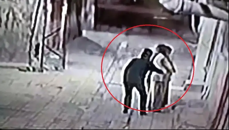 Kapkaççılara Şok Baskın: Polisler Simitçi ve Pazarcı Kılığına Girdi!