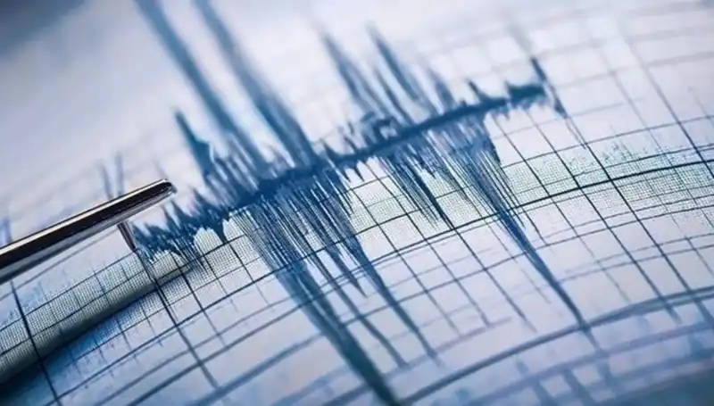 Marmara Denizi'nde Deprem! 3 Büyüklüğündeki Sarsıntı Neleri Etkiledi?
