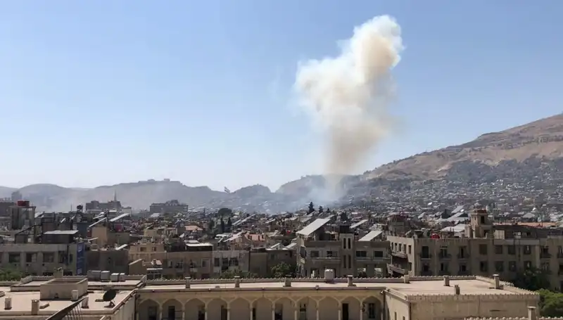 Süveyda Kentine Hava Saldırısı: İsrail'in Stratejik Hedefleri Mi Var?