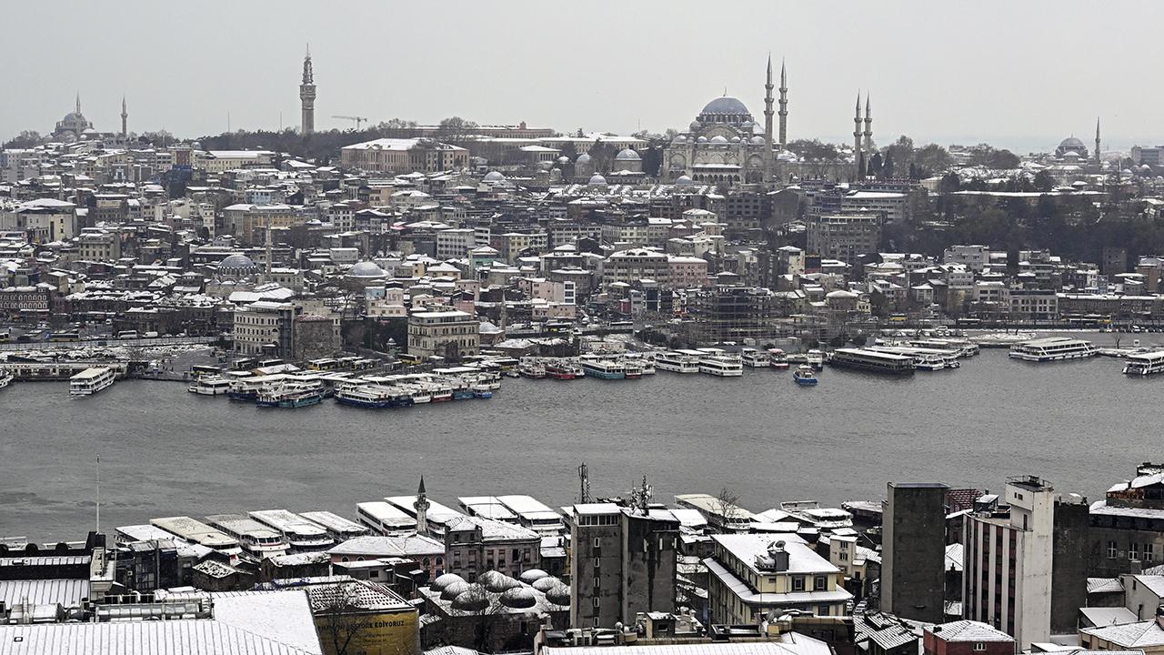 İstanbul'da Beklenen Kar Yağışı Başladı