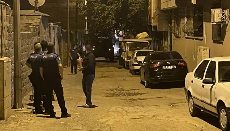 Polisle çatışan saldırgan, bacaklarından vurulup kaçamadı!