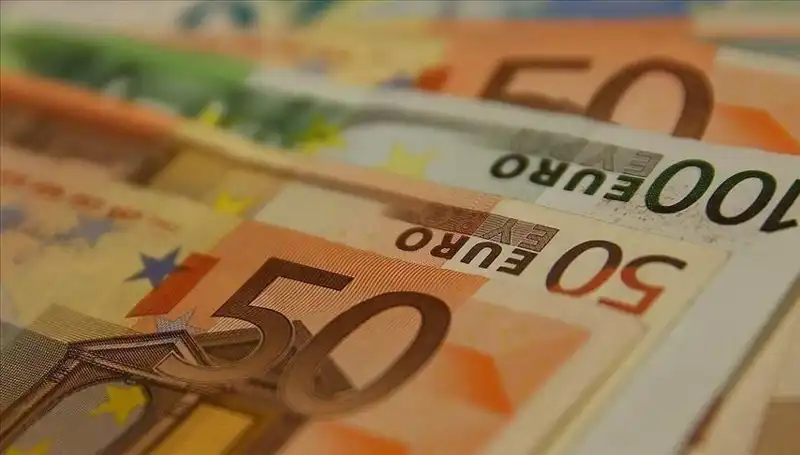 Euro'nun Zirve Günleri Geride Mi Kaldı? Düşüş Nedenleri Analiz Ediliyor