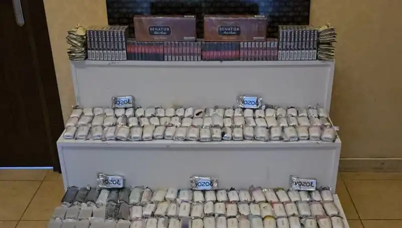 Gümrük Kaçağı Sigaralar Türkiye'de Ele Geçirildi: Soruşturma Derinleşiyor