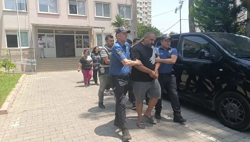 Adana’da Dolandırıcılık Skandalı: 4 Kişi Tutuklandı, Şok Eden Detaylar Ortaya Çıktı!