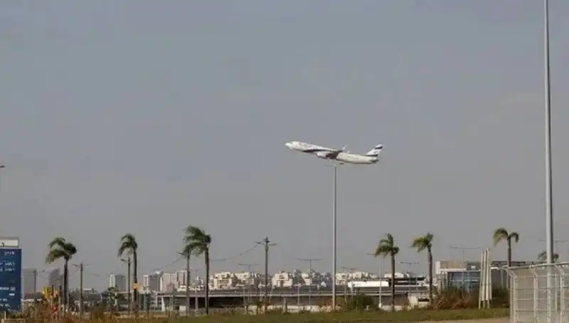 Yemenli Husiler, Ben Gurion Havalimanı'nı Hedef Alarak Saldırdı