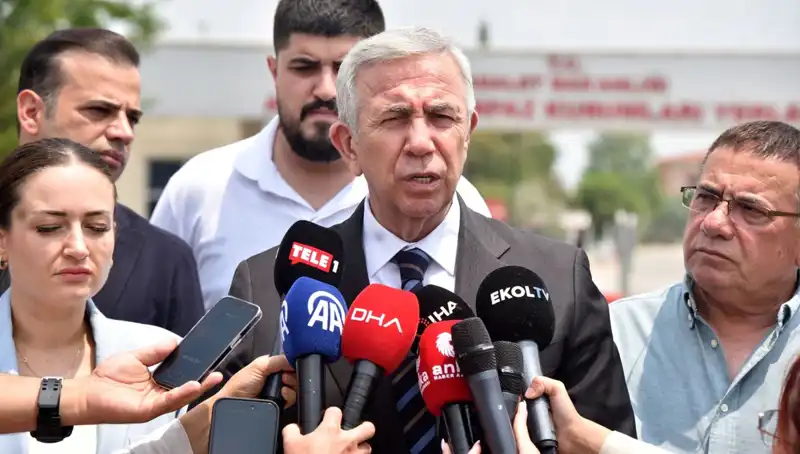 Mansur Yavaş’tan Muhittin Böcek’e Sıcak Ziyaret: Yeni İşbirlikleri mi Geliyor?