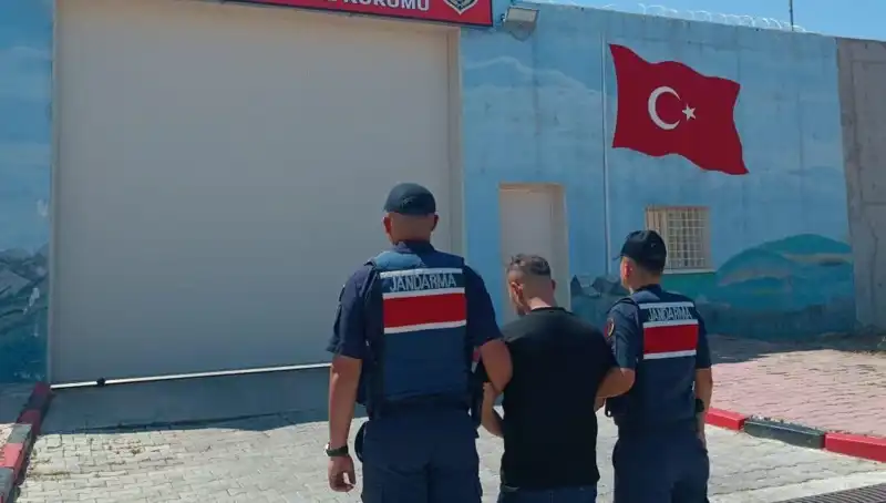 Afyon'da Farklı Suçlardan Aranan 9 Kişi Hassas Operasyonla Yakalandı!