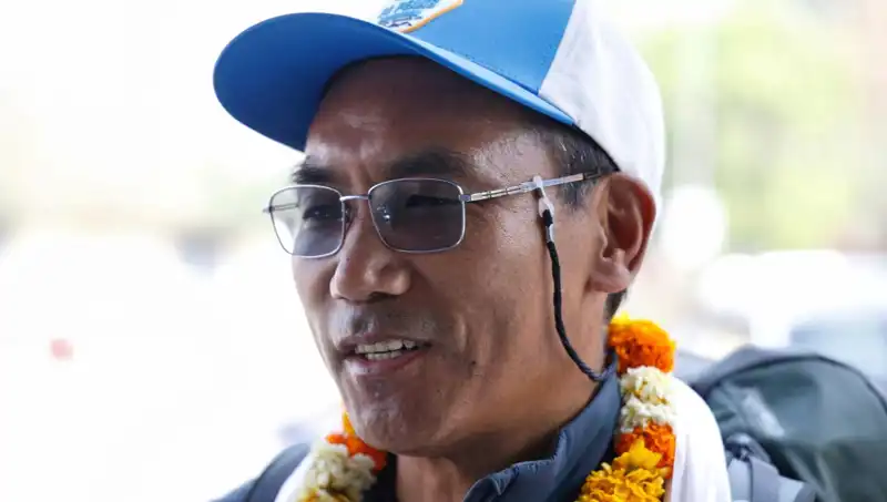Everest Adam: Kendi Rekorunu Kırarak Yeni Bir Efsane Yaratıyor